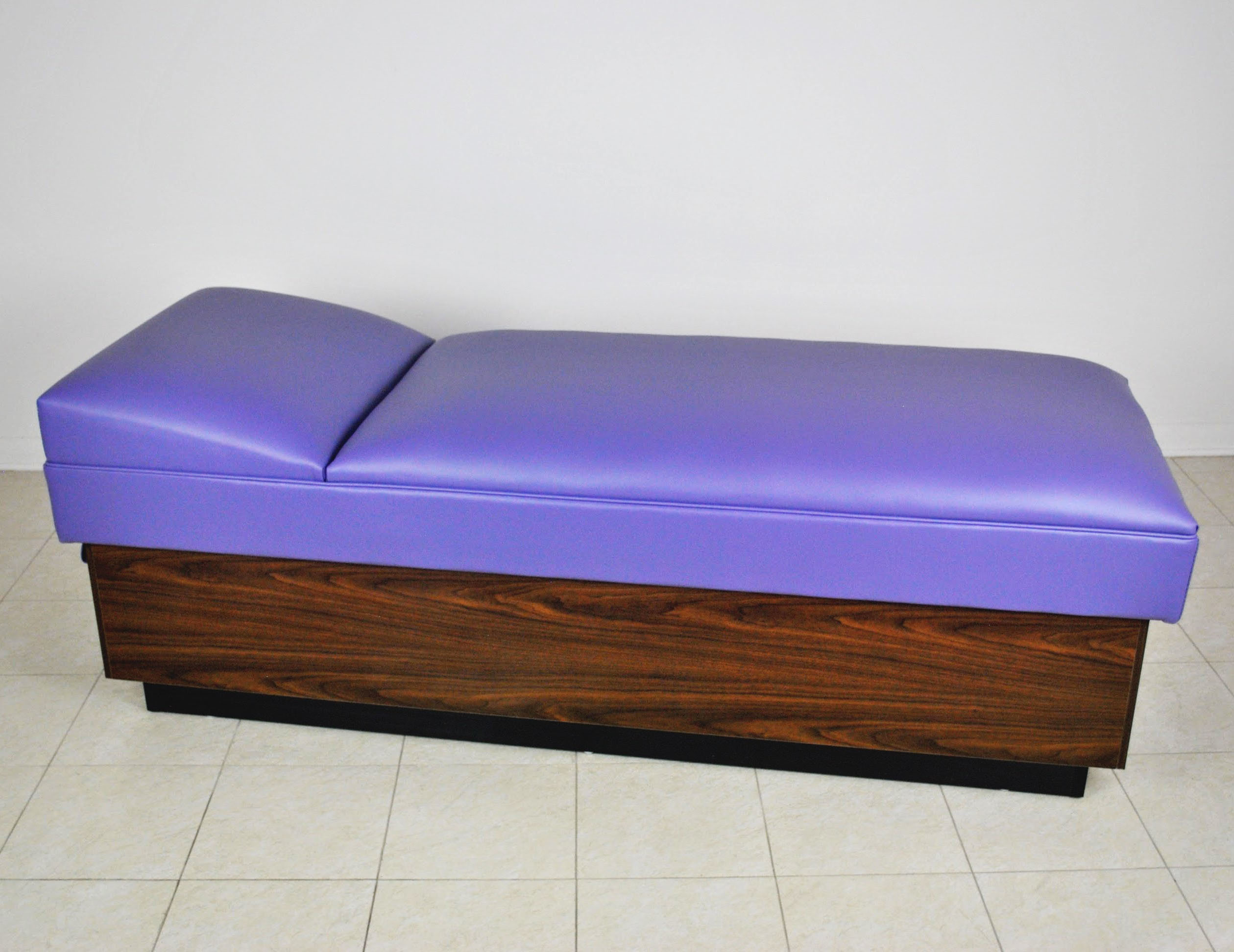 Lindsay Recovery Couch with Base, No Drawers